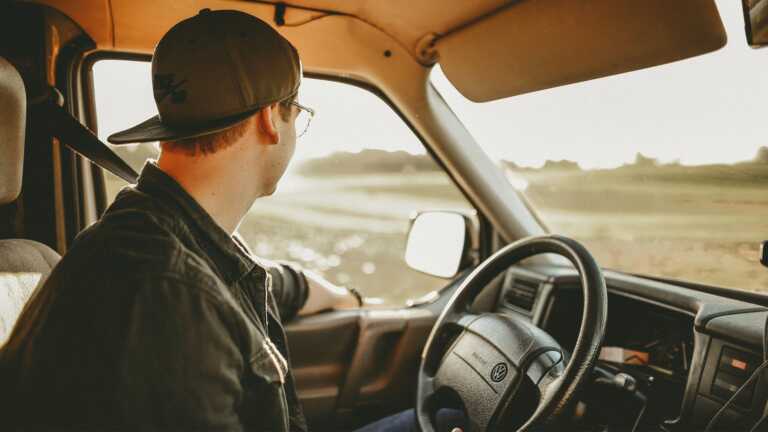 Lee más sobre el artículo ¿Por qué estacionar de reversa?